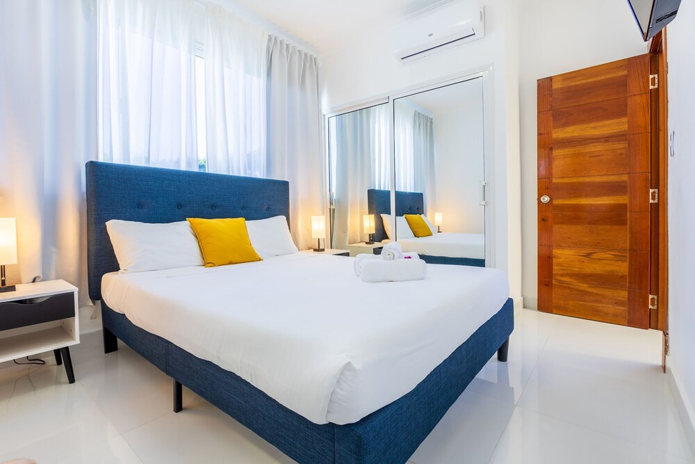 Relaxing 3-bedroom Villa With Pool Rooftop Jacuzzi in a Secluded Setting