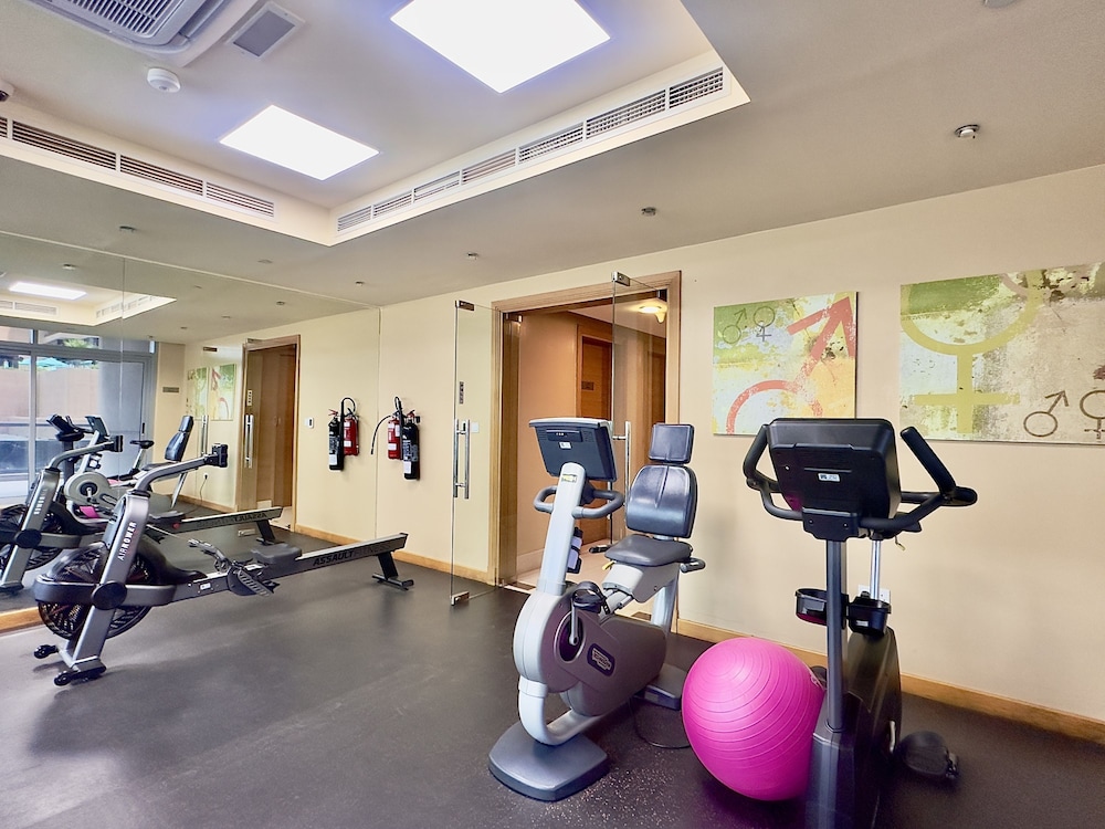 1BR Apt in Prime Location w Marina View Balcony