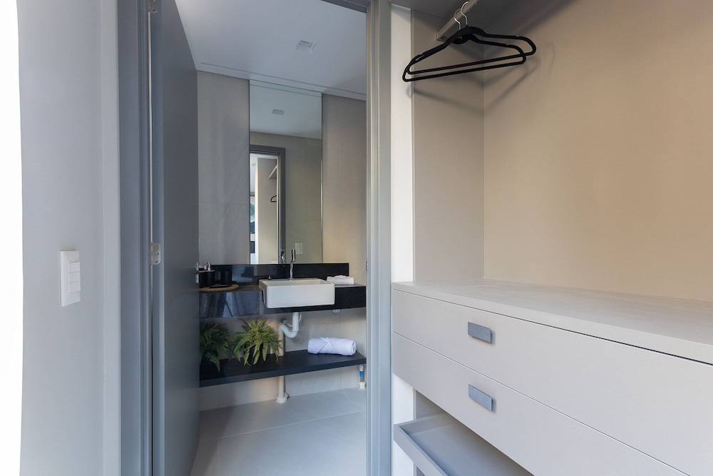 Breeze Residence By Carpediem