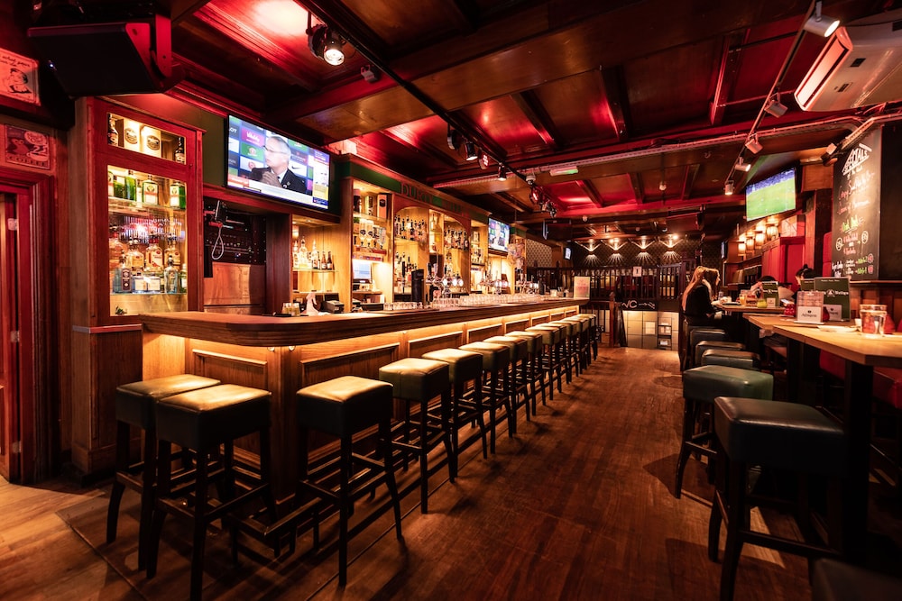 Durty Nelly's - Hostel