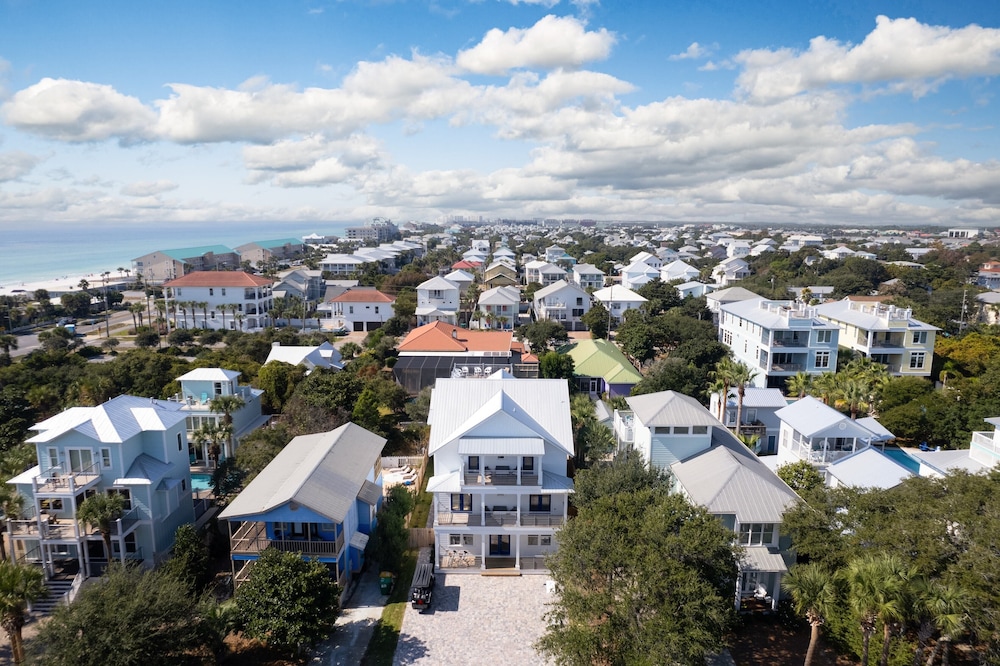 Sunfish Elegance by Avantstay Beach Access at an Indoor/outdoor Paradise