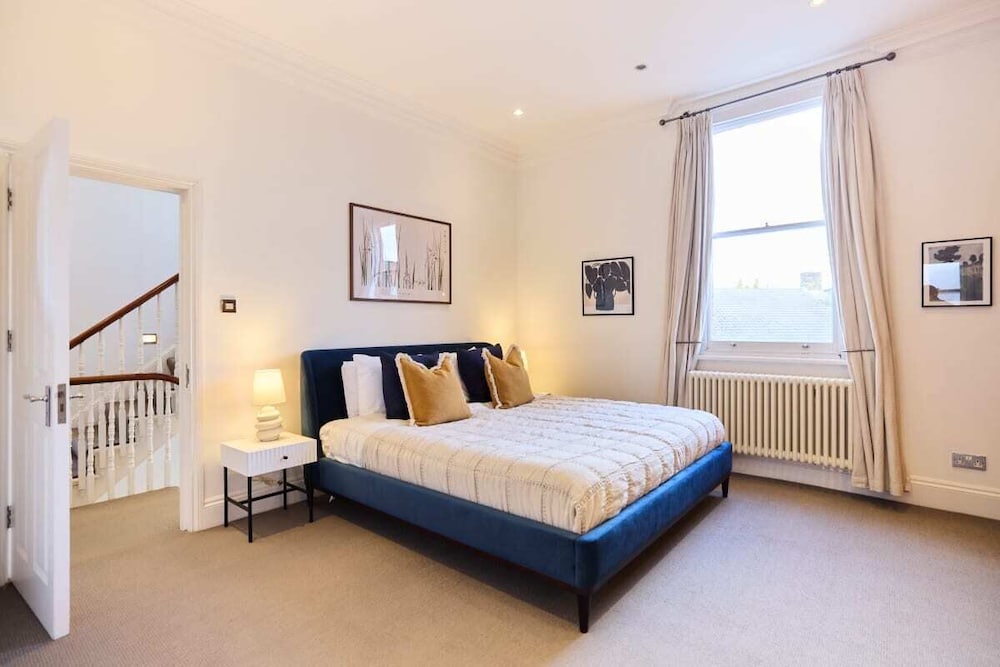 The Hampstead Getaway - Charming 5bdr Home With Conservatory