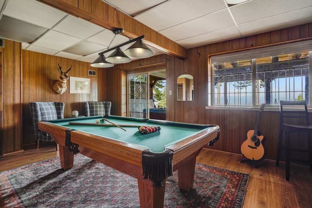 Horizon by Avantstay Stunning A-frame Cabin w Hot Tub Billiards Lake Views