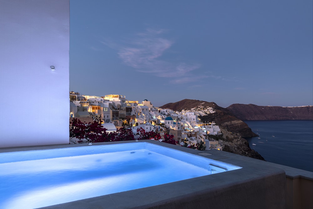 Caldera Houses