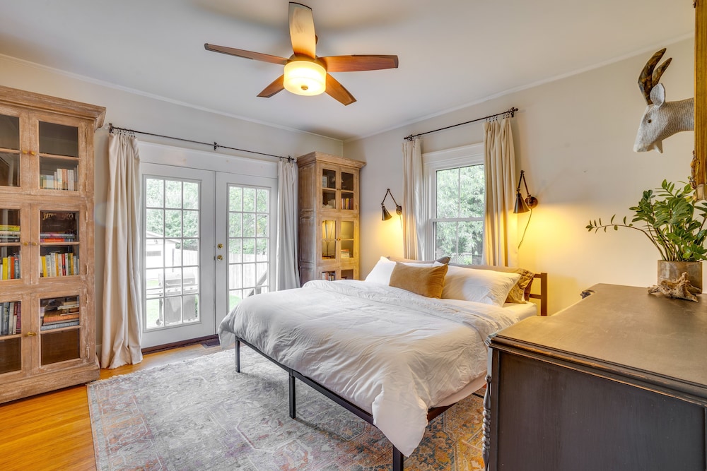 Charming Louisville Retreat w/ Patio & Fireplace!