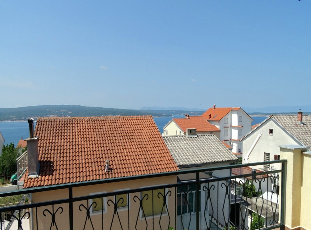 Cozy Crikvenica Apartments With Sea View and Balcony