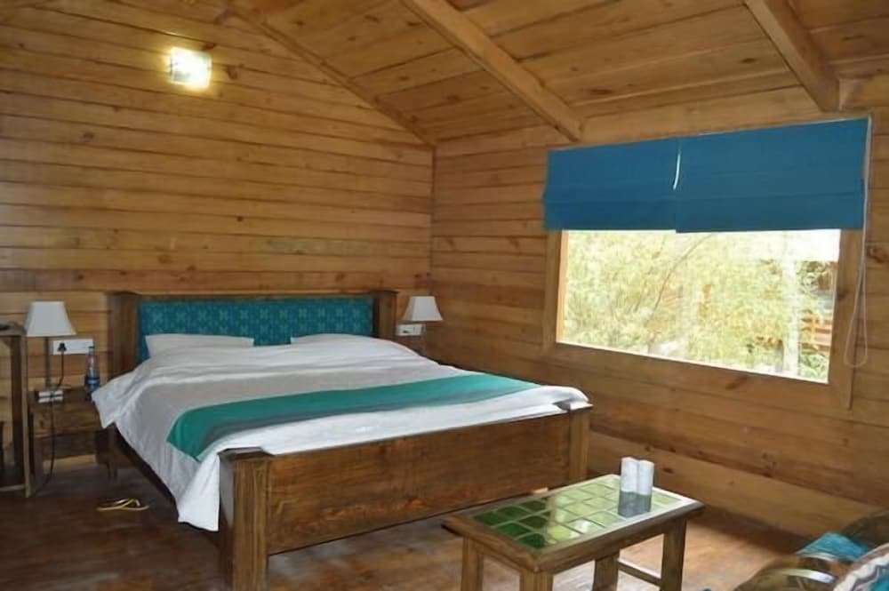 Lha - Ri - Sa Resort