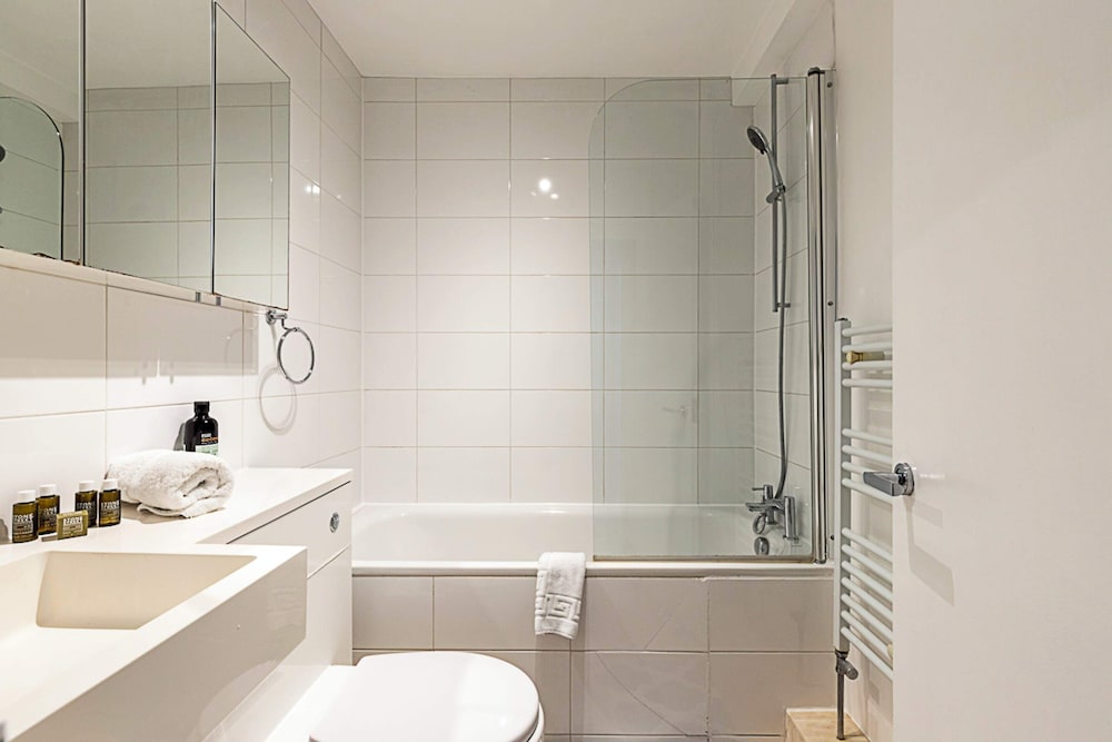 Charming Kensington Apartment