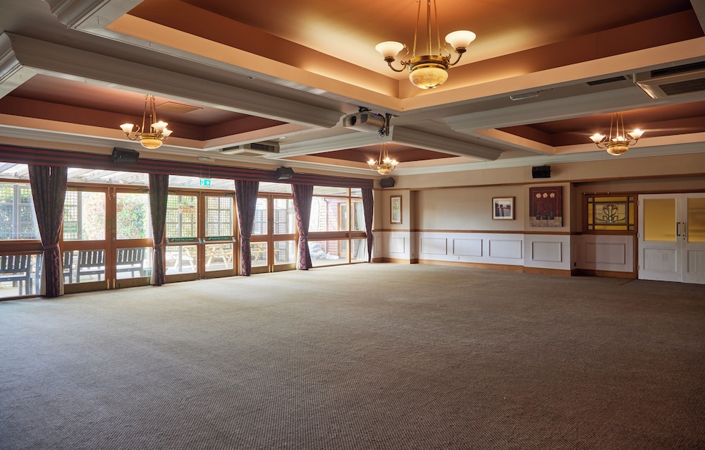 Portsmouth Vacations - Farmhouse Innlodge by Greene King Inns - Property Image 1