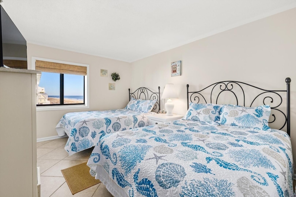 Golden Surf 301 2 Bedroom Condo