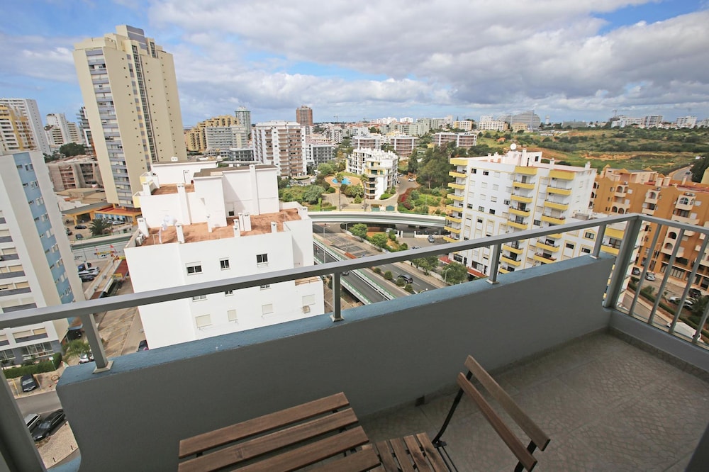 A22 - Rocha Beach Flat in Portim o