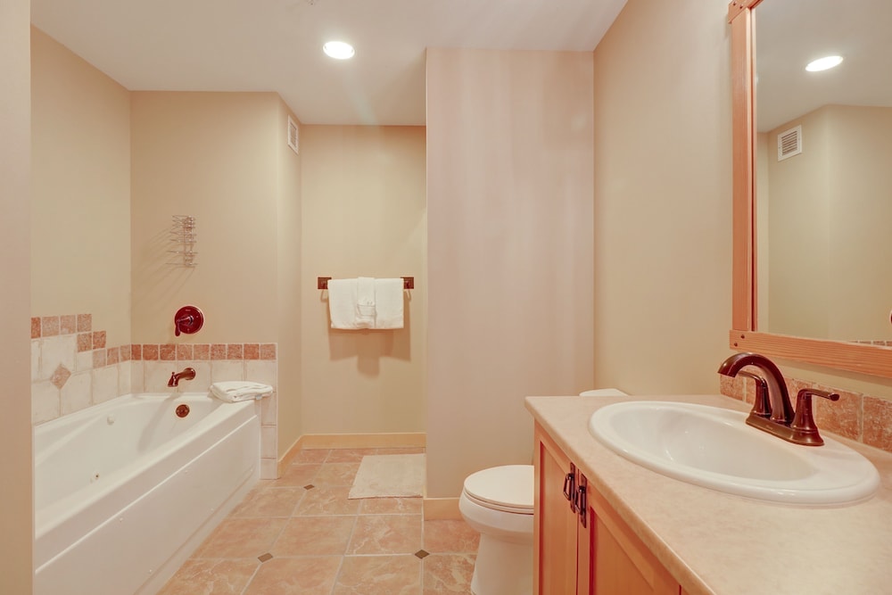 Pp605 Passage Point 3 Bedroom Condo
