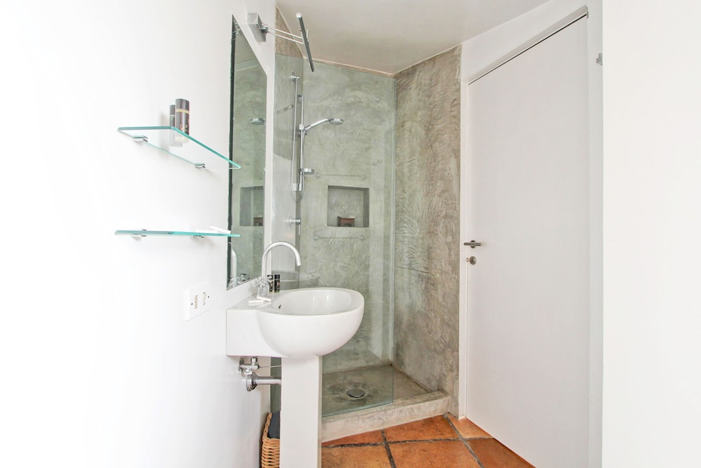 Luxury Art Apartment In Trastevere With Terrace