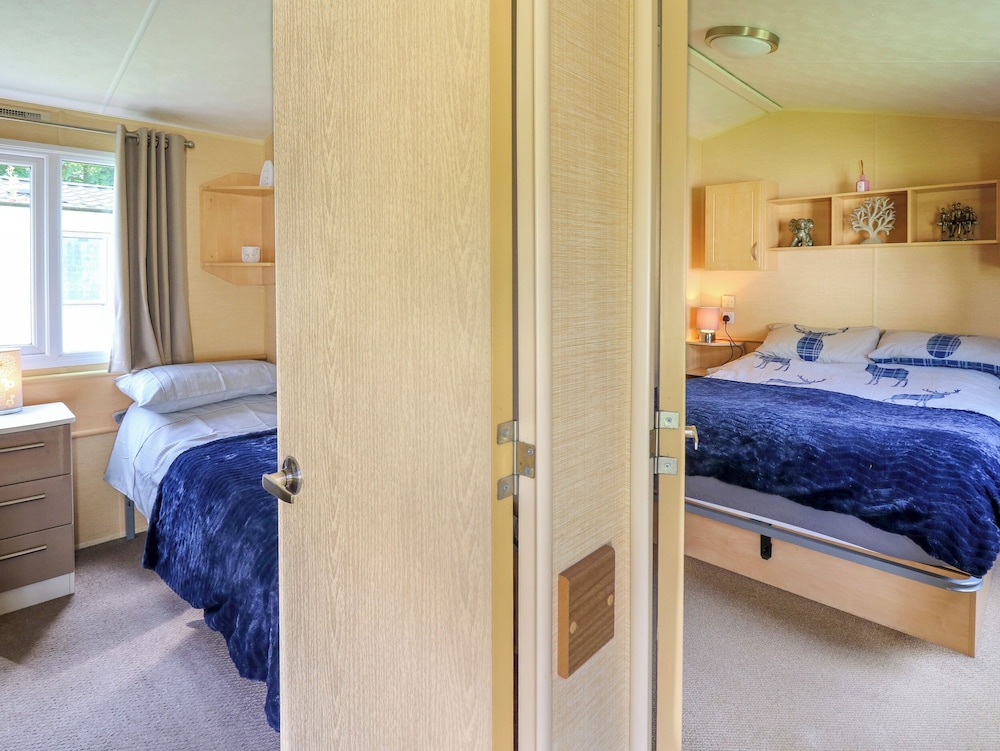 Caravan 2 at Blackmoor Farm