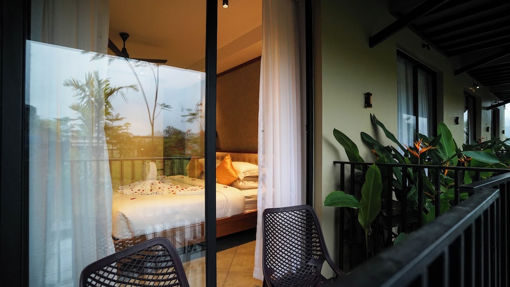 Manjoora Saddles Resorts & Spa