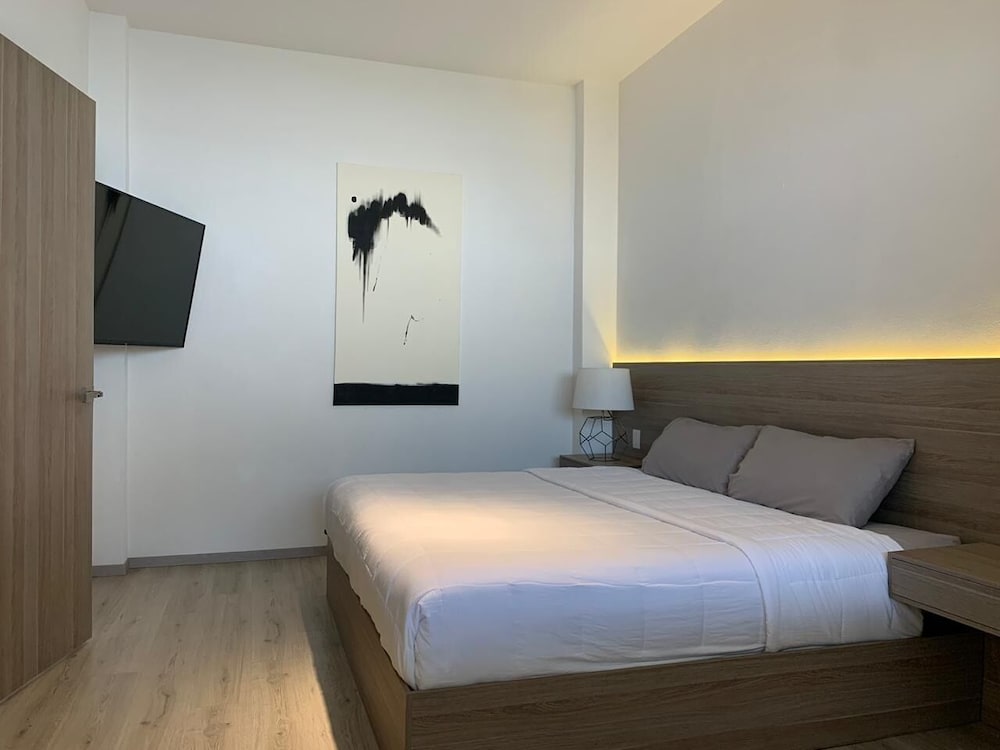Pachuca Vacations - Hotel Blanco Pachuca - Property Image 2