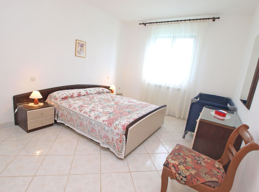 Apartment 728 view 4
