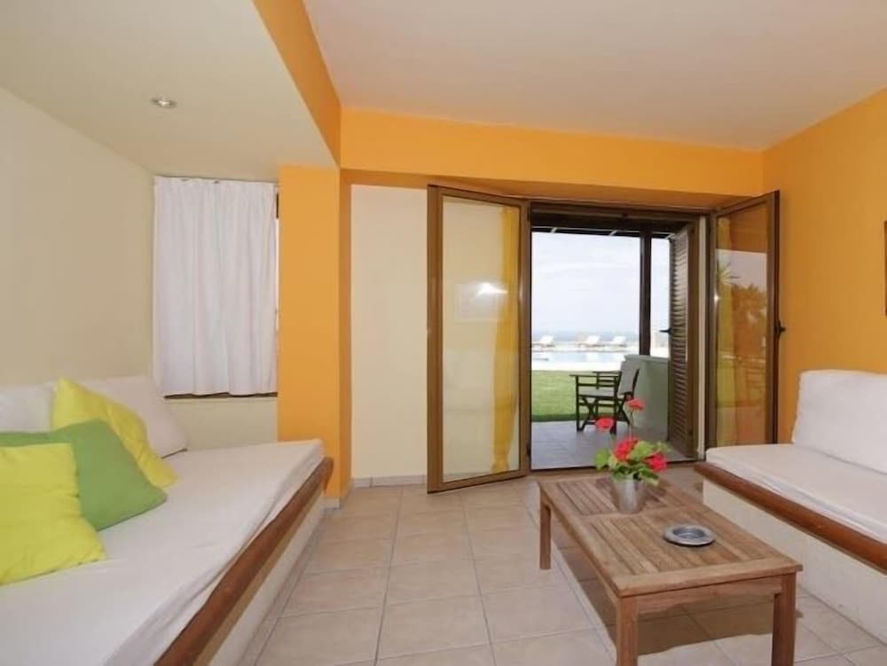 Agnanti Suites