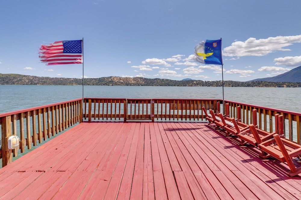 Shared Boat Dock at Clear Lake Couples Retreat