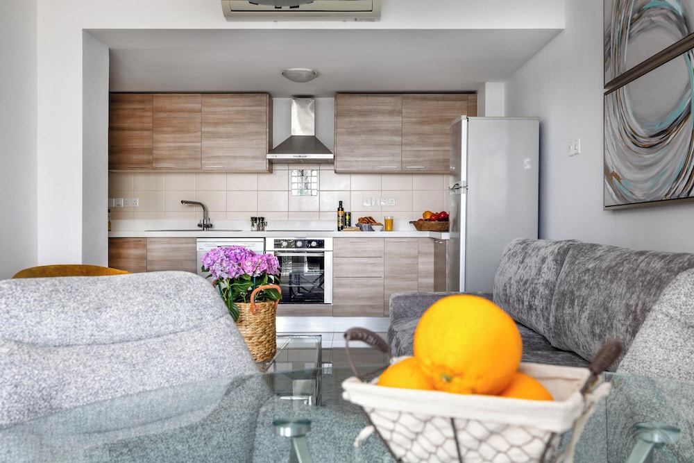 Marathon Beach Apartment With Shared Pool