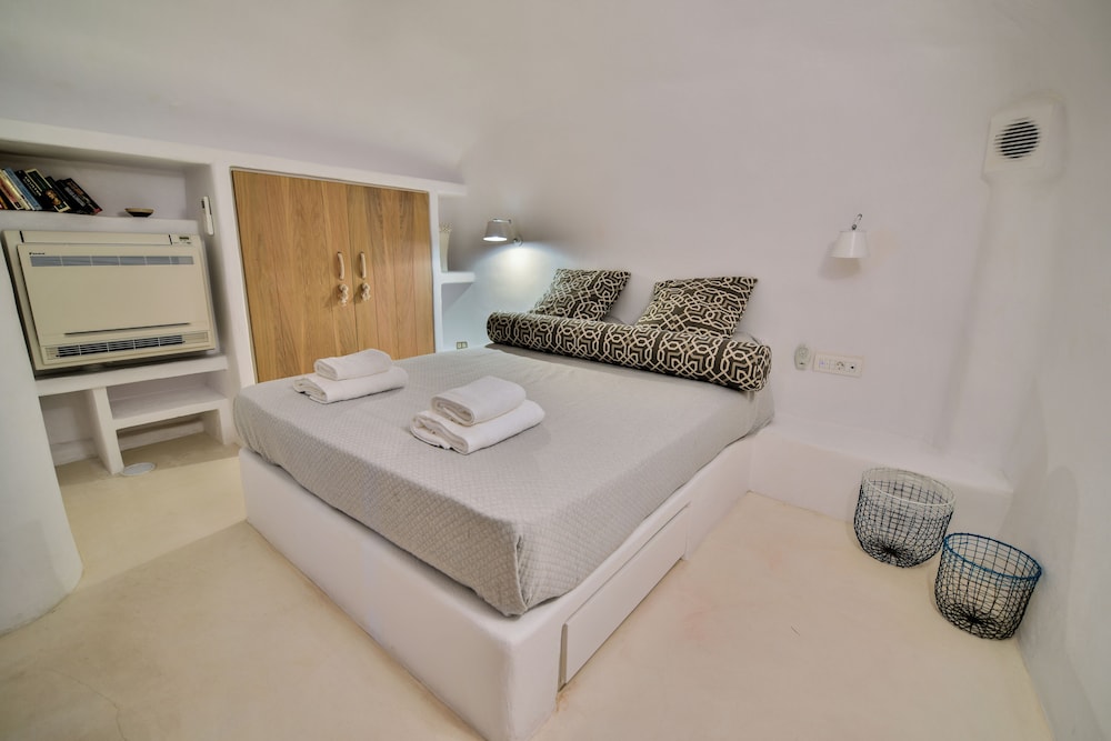 Cave Villa Valente