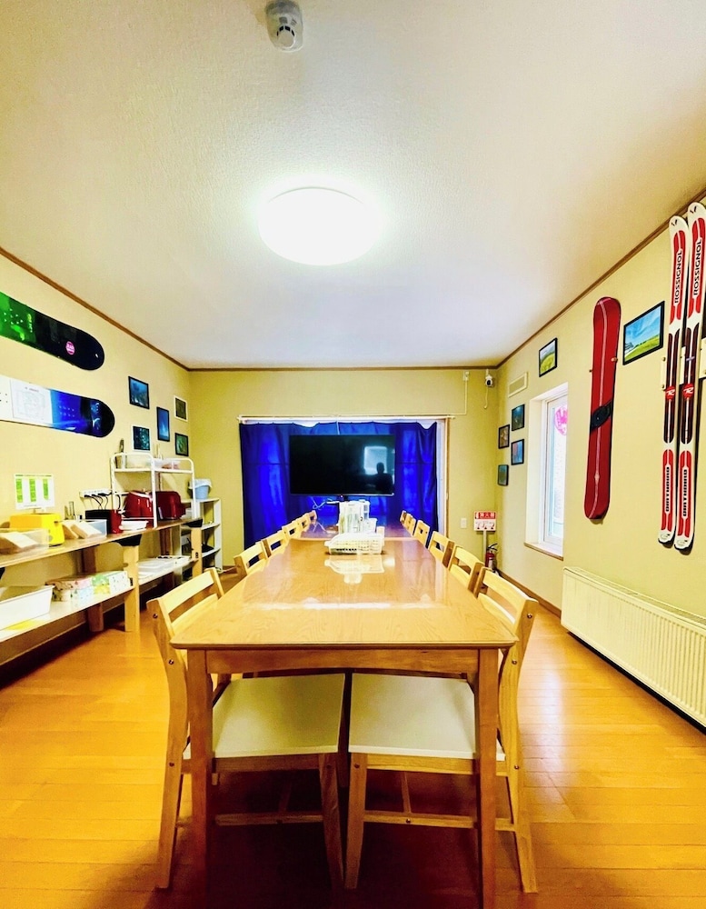 Yellow House Niseko - Image 4