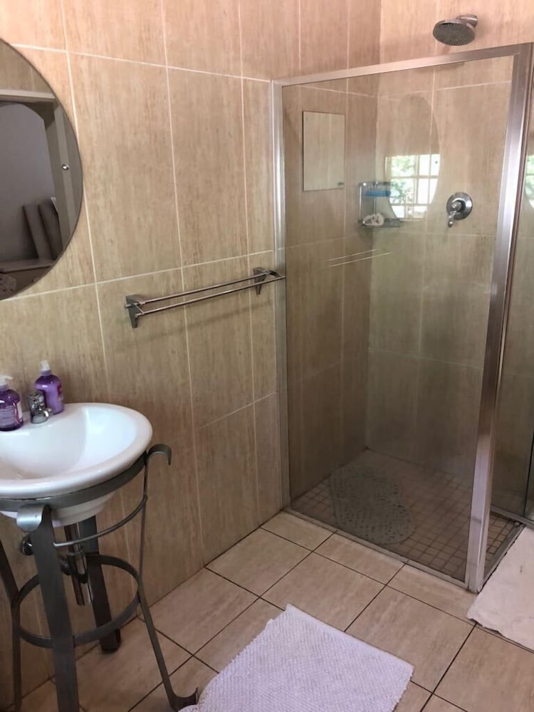 Khuvena Guest House