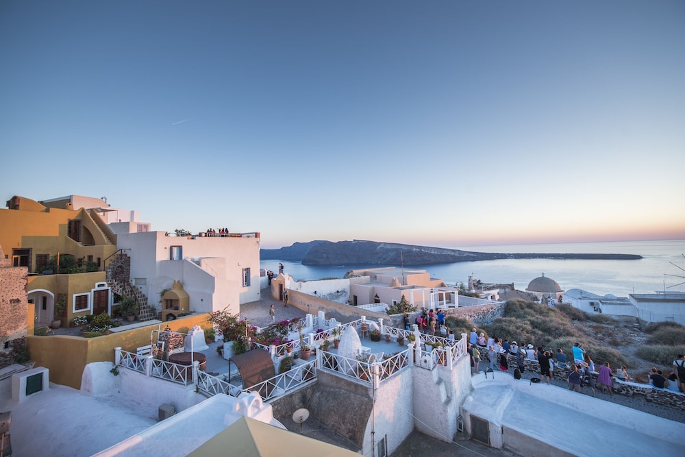 Anemi House & Villas
