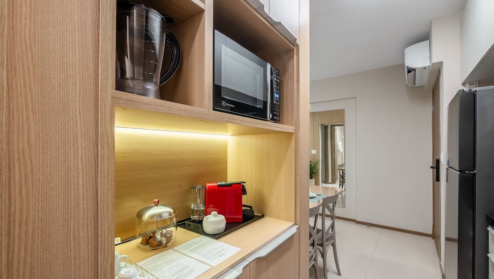 Cozy and Charming Apt in Salvador Ita0304