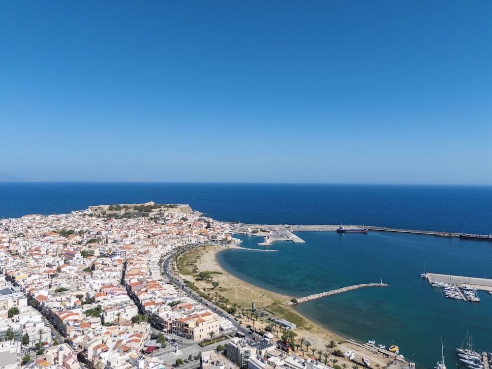 seafront cozy suite for 2 in Rethymno