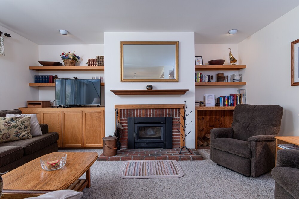 100 Snow Creek 2 Bedroom Condo