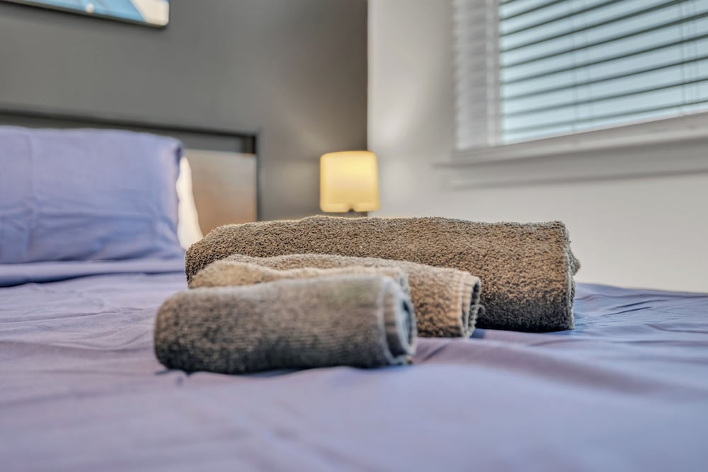 King 4BR Townhouse to Downtown Durham
