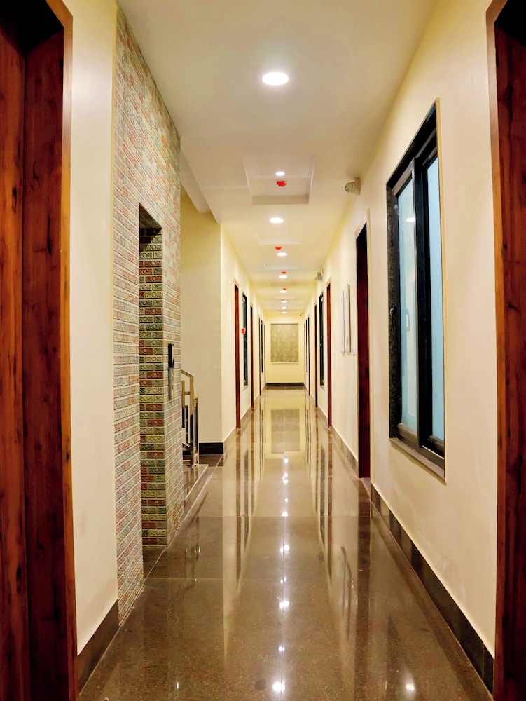 Hotel Tulsi Grand Inn