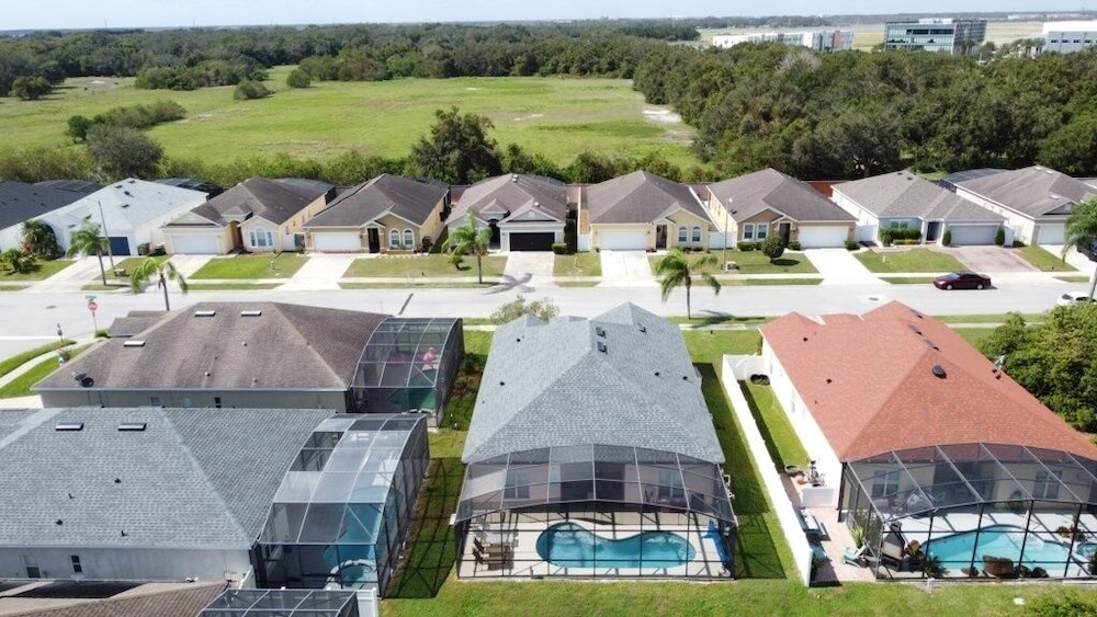 Walk To Silver Spurs Rodeo And Heritage Park 4 Bedroom Home
