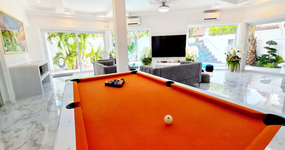 LUMALAND Luxury Pool Villa Pattaya Walking Street