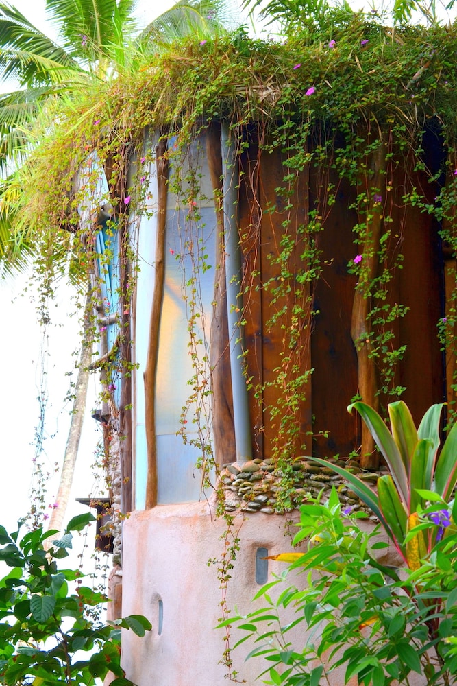 Vanira Lodge