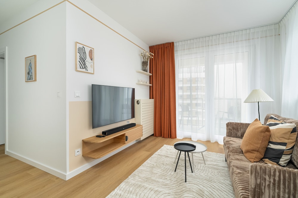 Unique two Bedroom Apartment by Renters
