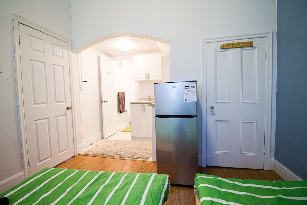 Studio Apartment near Kensington Market – Unit 3 - Image 1