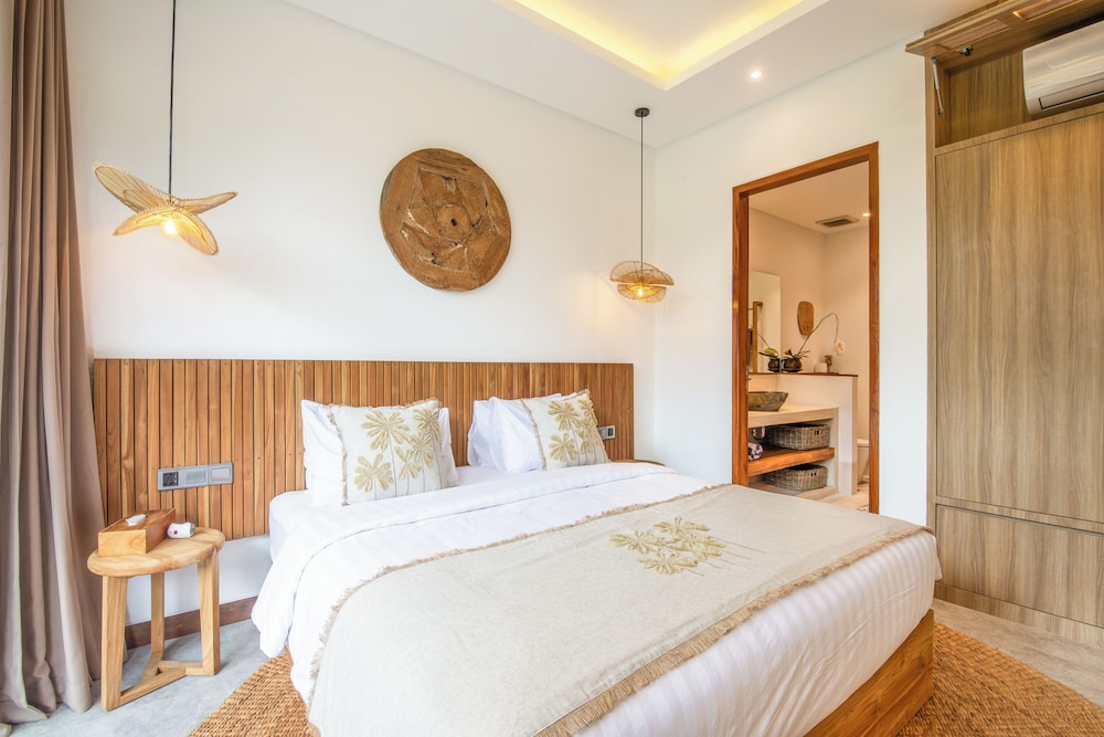 Coastal Comfort: Cozy 4BR Villa, 5 Min Walk to Finns Beach