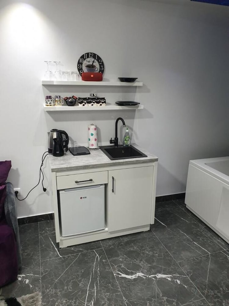 Apartman 2 S V Istocno Sarajevo Lukavica sa Jacuzzi Lux Spa Hilandarska Centar view 3