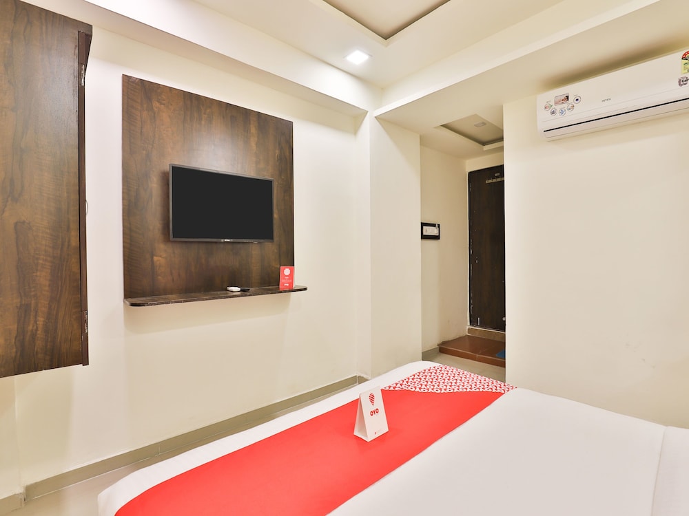 OYO 11072 Hotel Kajri Residency