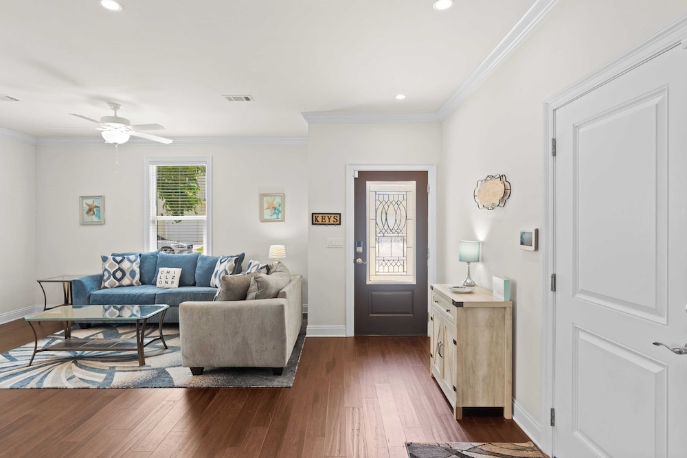 Family-friendly, Close to Beach & Game Room Windswept by Avantstay