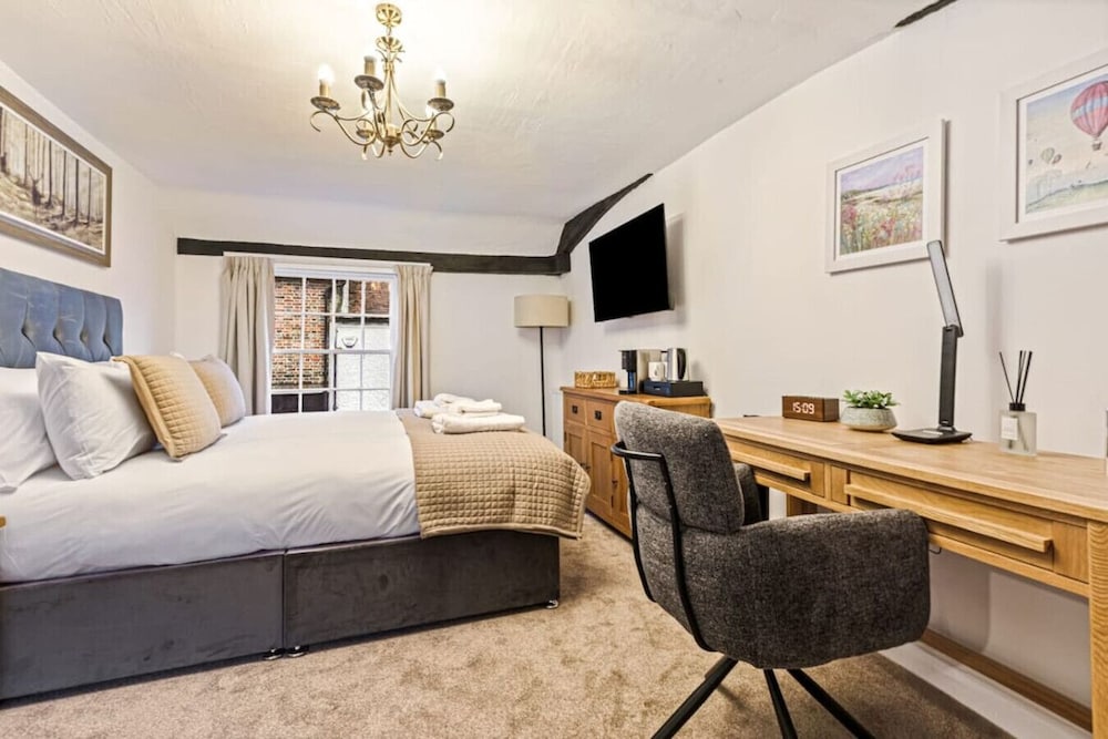The George Inn Hotel Rooms - Room 1
