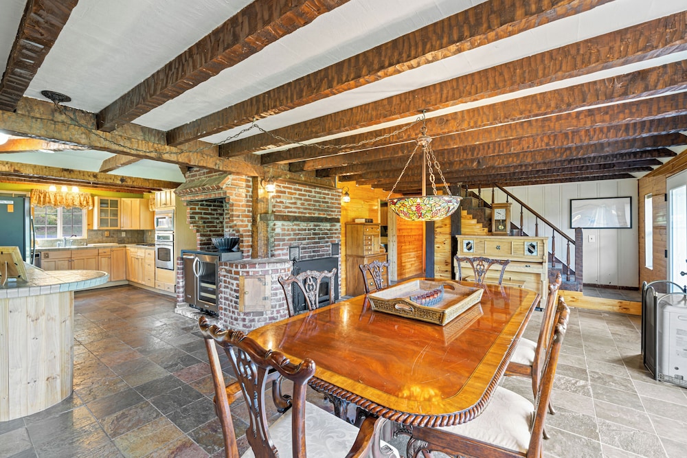 Gorgeous, Dog-friendly, Riverfront, 200-acre Ranch