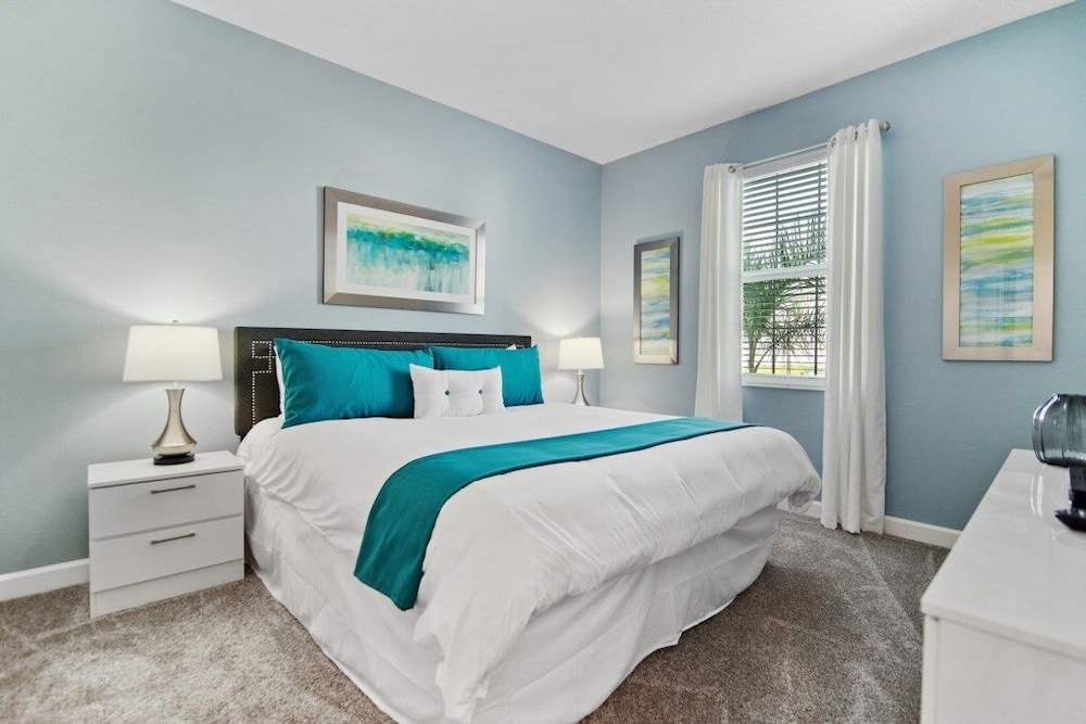 Spacious 8 Bed Pool Home With Game Room 8 Bedroom Condo by RedAwning view 5