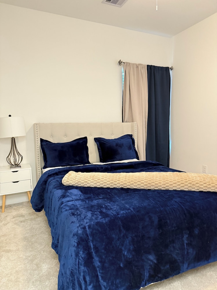 Luxury 3BR for Families Nurses and Group