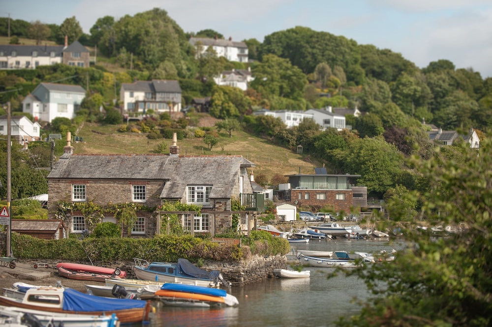 Island House