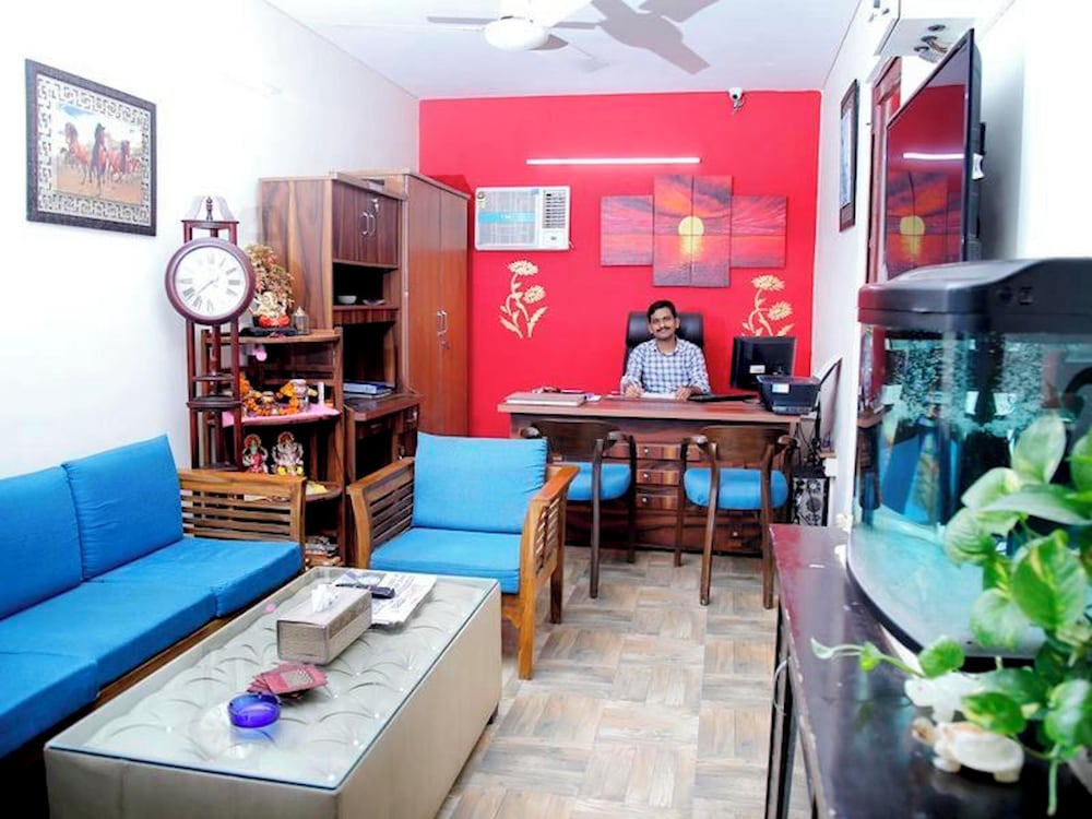 Room in Guest Room - Maplewood Guest House, Neeti Bagh, New Delhiit is a Boutiqu Guest House - Room 4