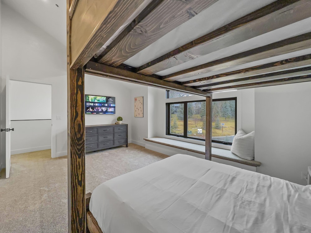 1208 Stonebridge Secret! Deer Valley Escape With Hot Tub! 4 Bedroom Townhouse by RedAwning view 5