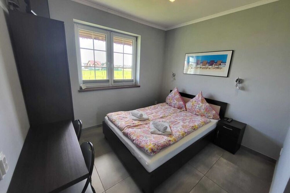 Comfortable Apartment, 5 Bedrooms, Summer Pool